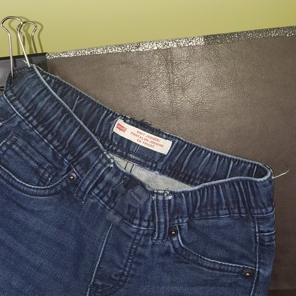 3/$20 Levi’s jeans age 4 - 5 - Picture 2 of 5